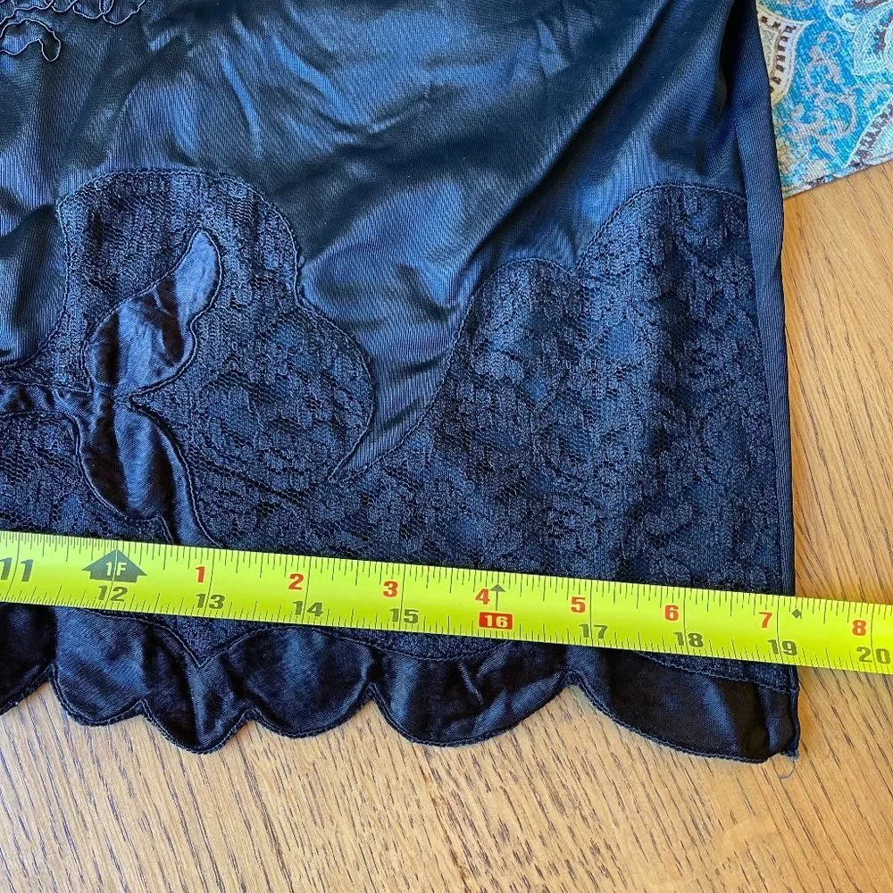 Vintage black 1/2 slip, lace and satin applique, gorgeous! 1940's 1950's - Picture 11 of 12